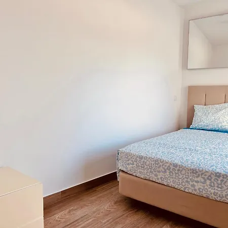 Centre Location לאגוּ‏ש